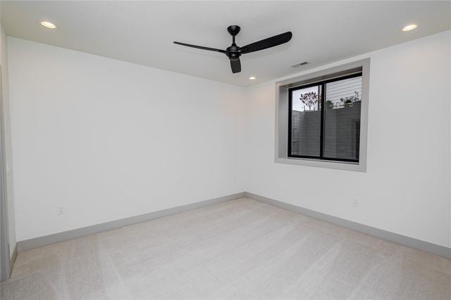 3957 NW 177th Court, Clive, IA 50325