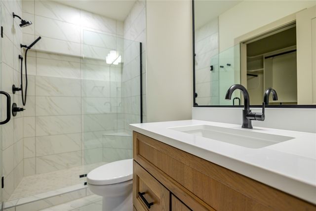 3957 NW 177th Court, Clive, IA 50325