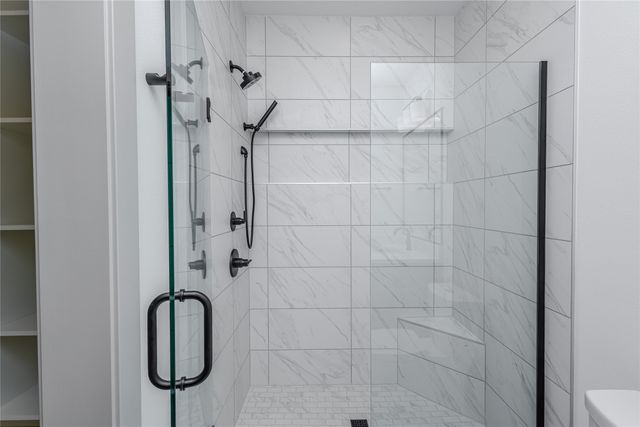 3957 NW 177th Court, Clive, IA 50325