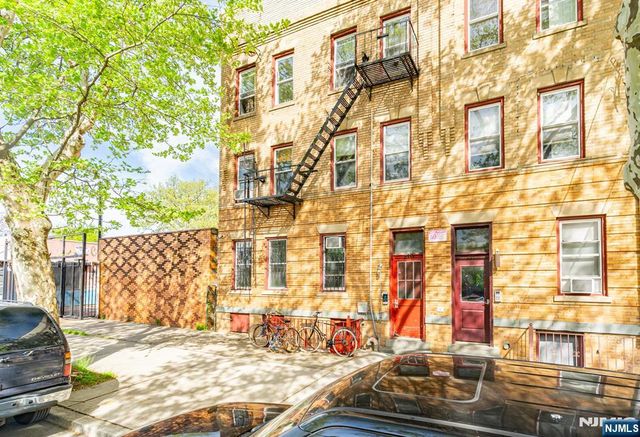 219 Pacific Avenue, Jersey City, NJ 07304