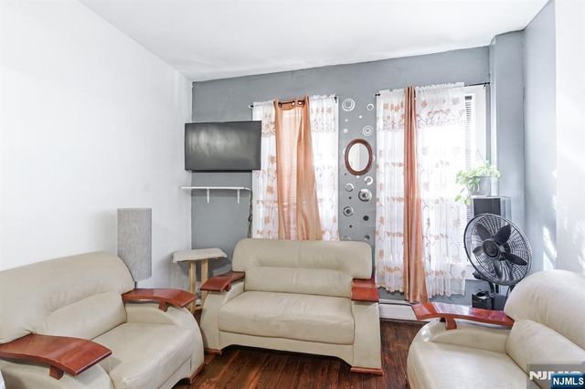 219 Pacific Avenue, Jersey City, NJ 07304