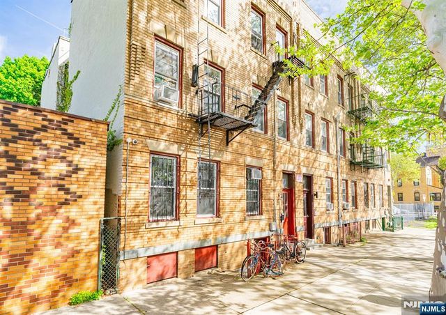 219 Pacific Avenue, Jersey City, NJ 07304