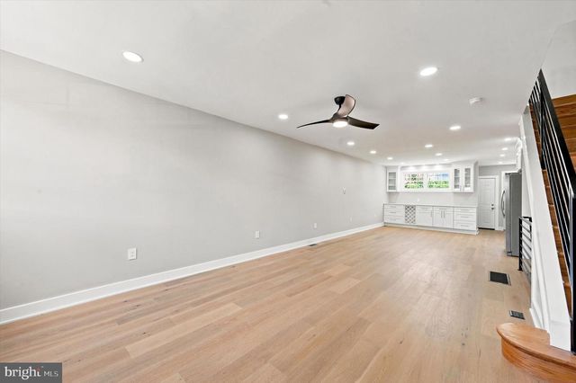 247 N LINDEN AVE, Upper Darby, PA 19082