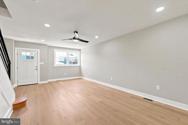 247 N LINDEN AVE, Upper Darby, PA 19082