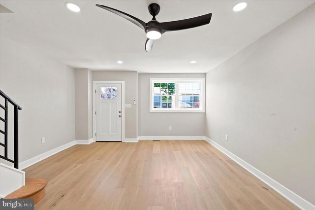 247 N LINDEN AVE, Upper Darby, PA 19082