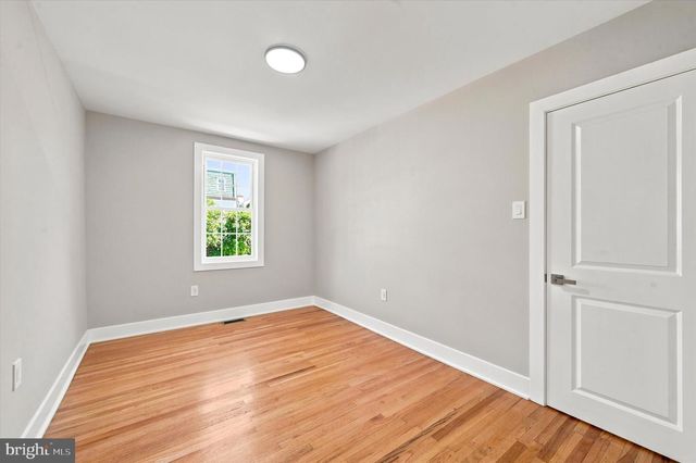 247 N LINDEN AVE, Upper Darby, PA 19082
