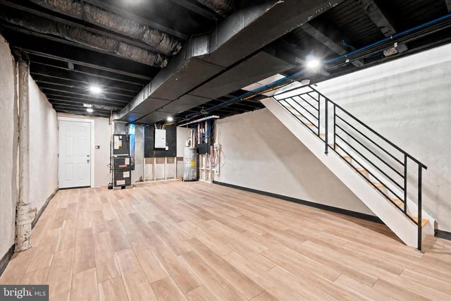 247 N LINDEN AVE, Upper Darby, PA 19082