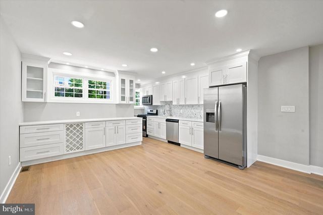 247 N LINDEN AVE, Upper Darby, PA 19082