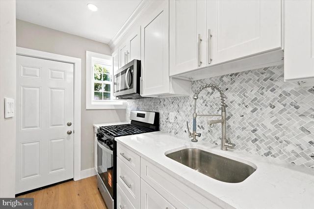 247 N LINDEN AVE, Upper Darby, PA 19082