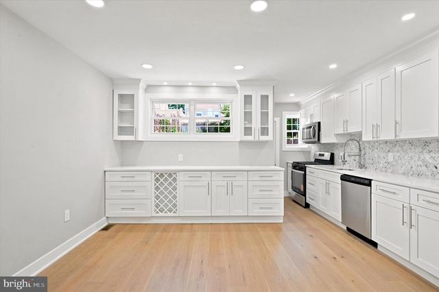 247 N LINDEN AVE, Upper Darby, PA 19082