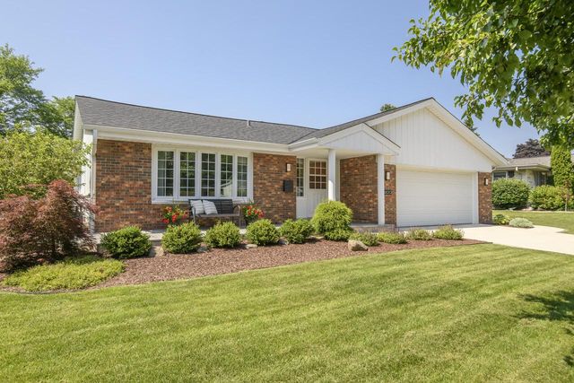 4820 Sutton LANE, Greendale, WI 53129