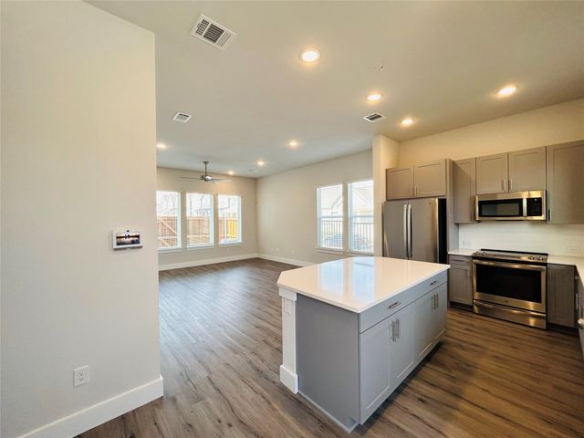 760 W Bedford Euless Road 214, Hurst, TX 76053