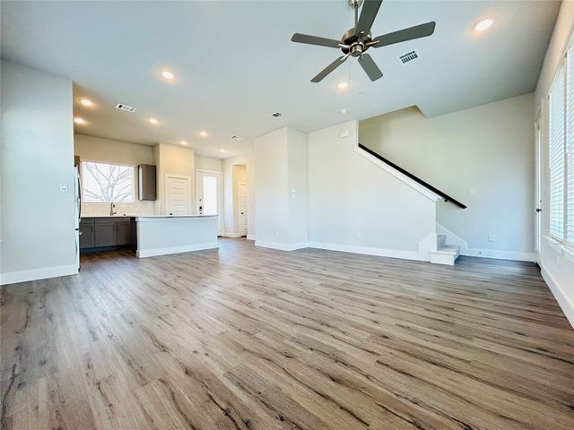 760 W Bedford Euless Road 214, Hurst, TX 76053