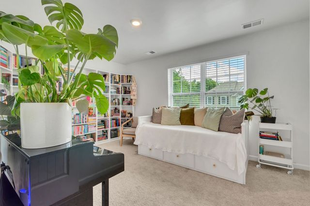 809 Dallas Dr, Columbia, TN 38401
