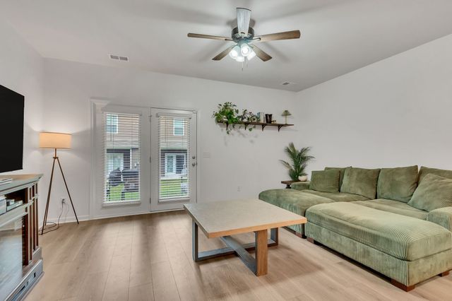809 Dallas Dr, Columbia, TN 38401