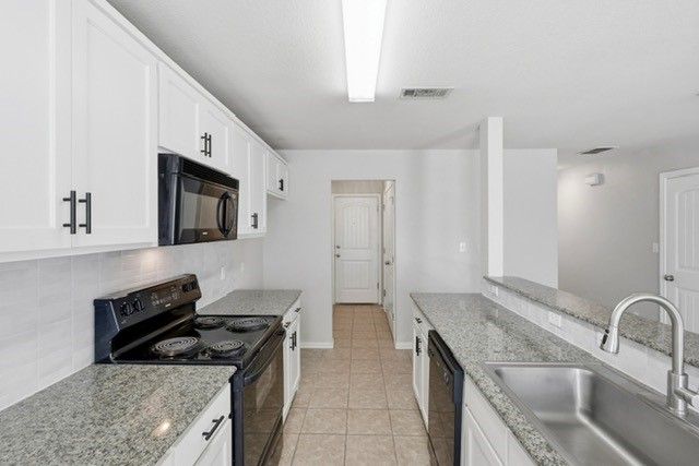 2320 Bloomfield Drive, Arlington, TX 76012