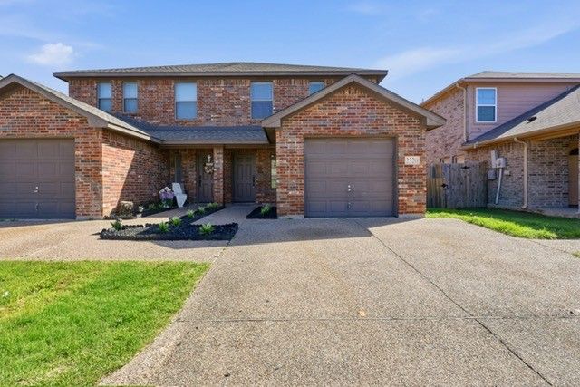 2320 Bloomfield Drive, Arlington, TX 76012