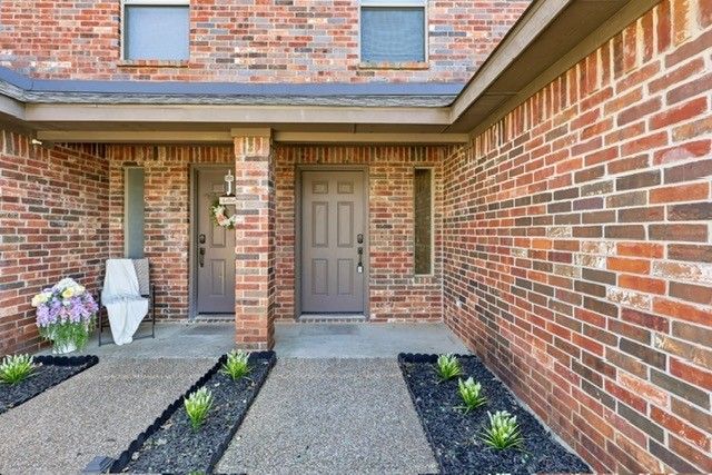 2320 Bloomfield Drive, Arlington, TX 76012