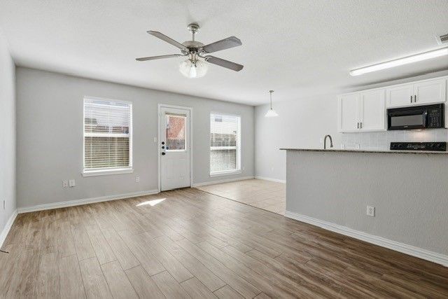 2320 Bloomfield Drive, Arlington, TX 76012