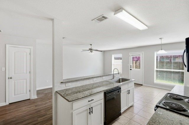 2320 Bloomfield Drive, Arlington, TX 76012