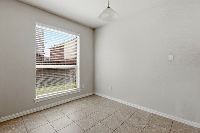 2320 Bloomfield Drive, Arlington, TX 76012