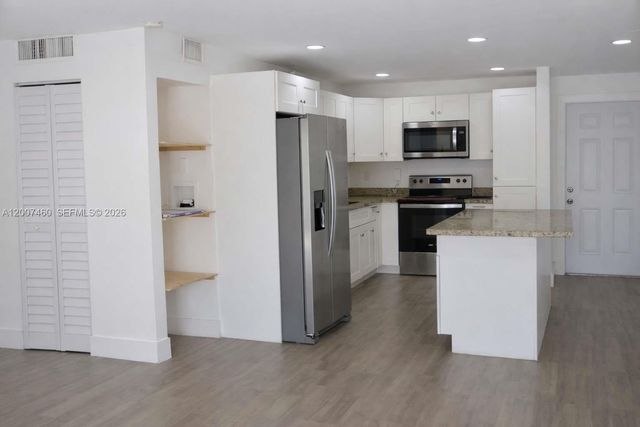 6780 W 2nd Ct 212, Hialeah, FL 33012