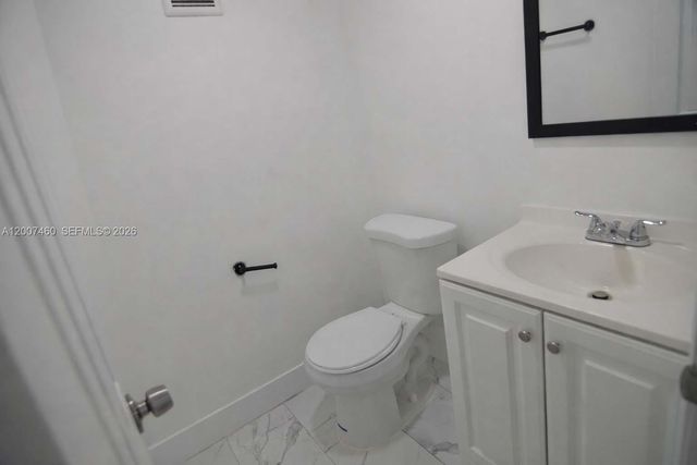 6780 W 2nd Ct 212, Hialeah, FL 33012