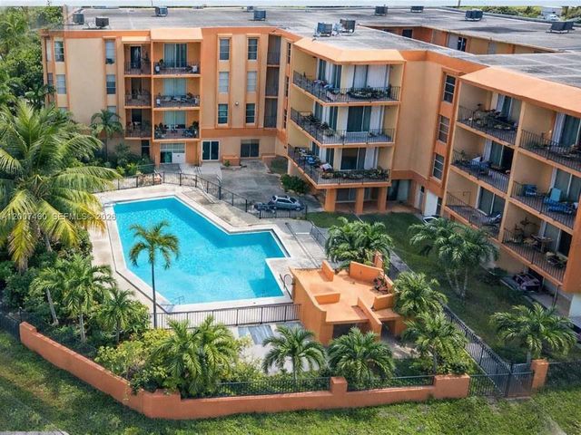 6780 W 2nd Ct 212, Hialeah, FL 33012