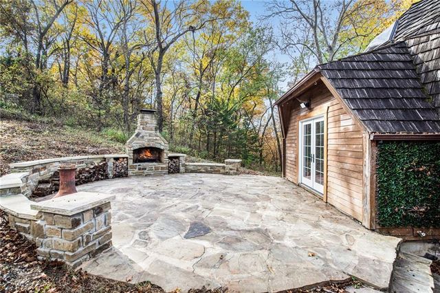 8315 Kansas Avenue, Kansas City, KS 66109