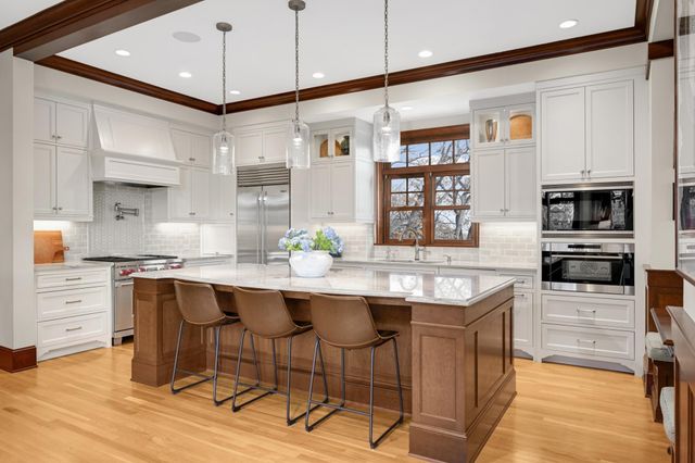 6500 Indian Hills Pass, Edina, MN 55439