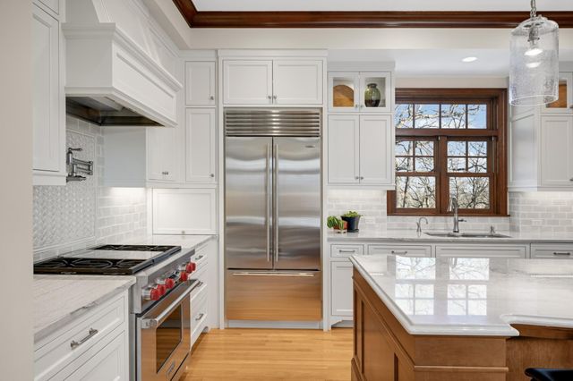 6500 Indian Hills Pass, Edina, MN 55439