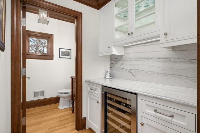 6500 Indian Hills Pass, Edina, MN 55439