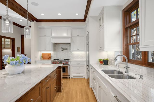 6500 Indian Hills Pass, Edina, MN 55439