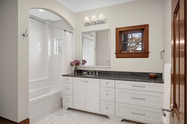 6500 Indian Hills Pass, Edina, MN 55439