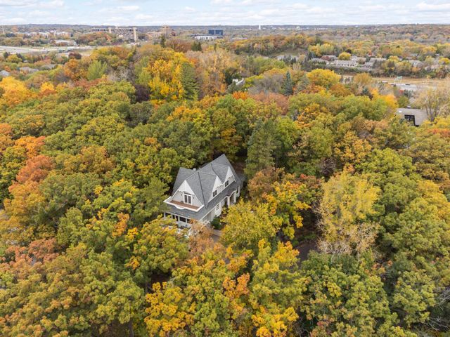 6500 Indian Hills Pass, Edina, MN 55439