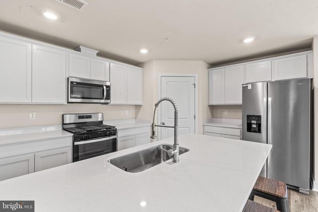 672 ARMSTRONG AVE, Hagerstown, MD 21740