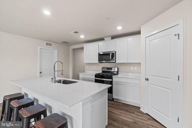 672 ARMSTRONG AVE, Hagerstown, MD 21740