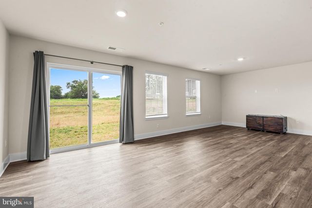 672 ARMSTRONG AVE, Hagerstown, MD 21740