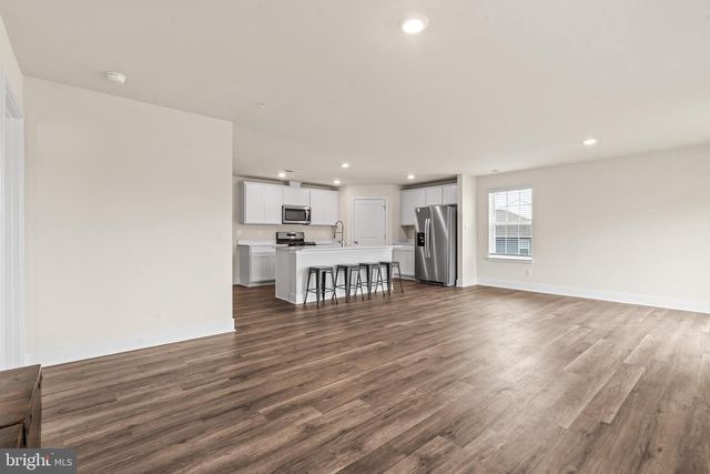 672 ARMSTRONG AVE, Hagerstown, MD 21740
