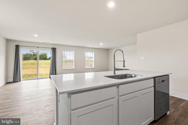 672 ARMSTRONG AVE, Hagerstown, MD 21740