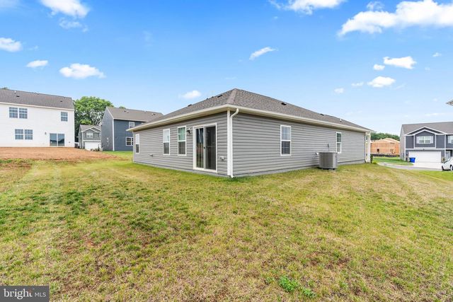 672 ARMSTRONG AVE, Hagerstown, MD 21740