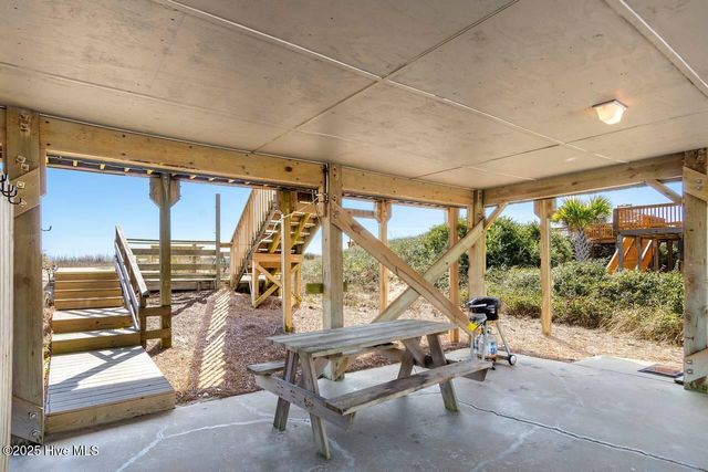 7901 Ocean Drive, Emerald Isle, NC 28594
