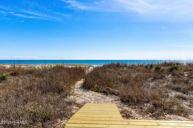 7901 Ocean Drive, Emerald Isle, NC 28594