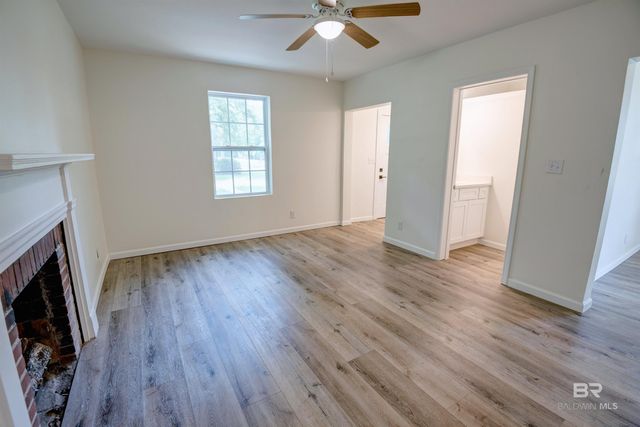 510 E Myrtle Avenue, Foley, AL 36535