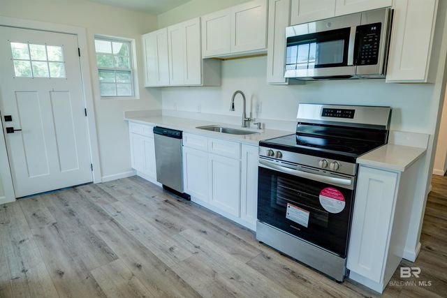 510 E Myrtle Avenue, Foley, AL 36535