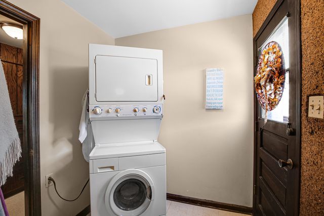 1326 Hillview Road, Homewood, IL 60430