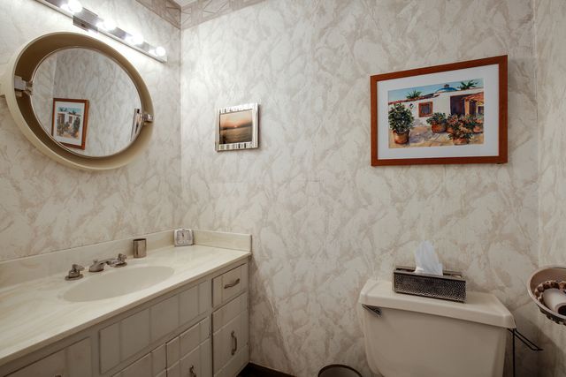 1326 Hillview Road, Homewood, IL 60430