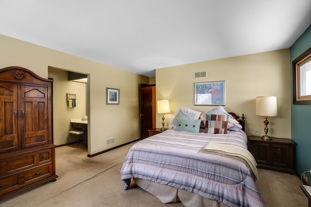 1326 Hillview Road, Homewood, IL 60430