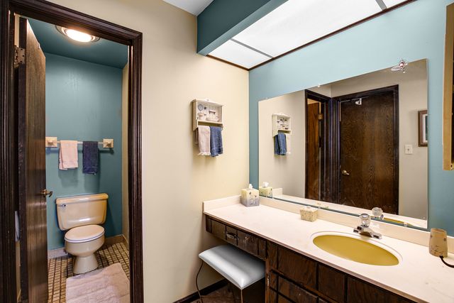 1326 Hillview Road, Homewood, IL 60430