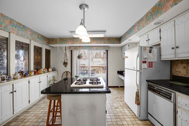 1326 Hillview Road, Homewood, IL 60430